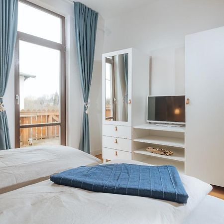 Grosse Koje Mit Terrasse Apartamento Rostock Exterior foto