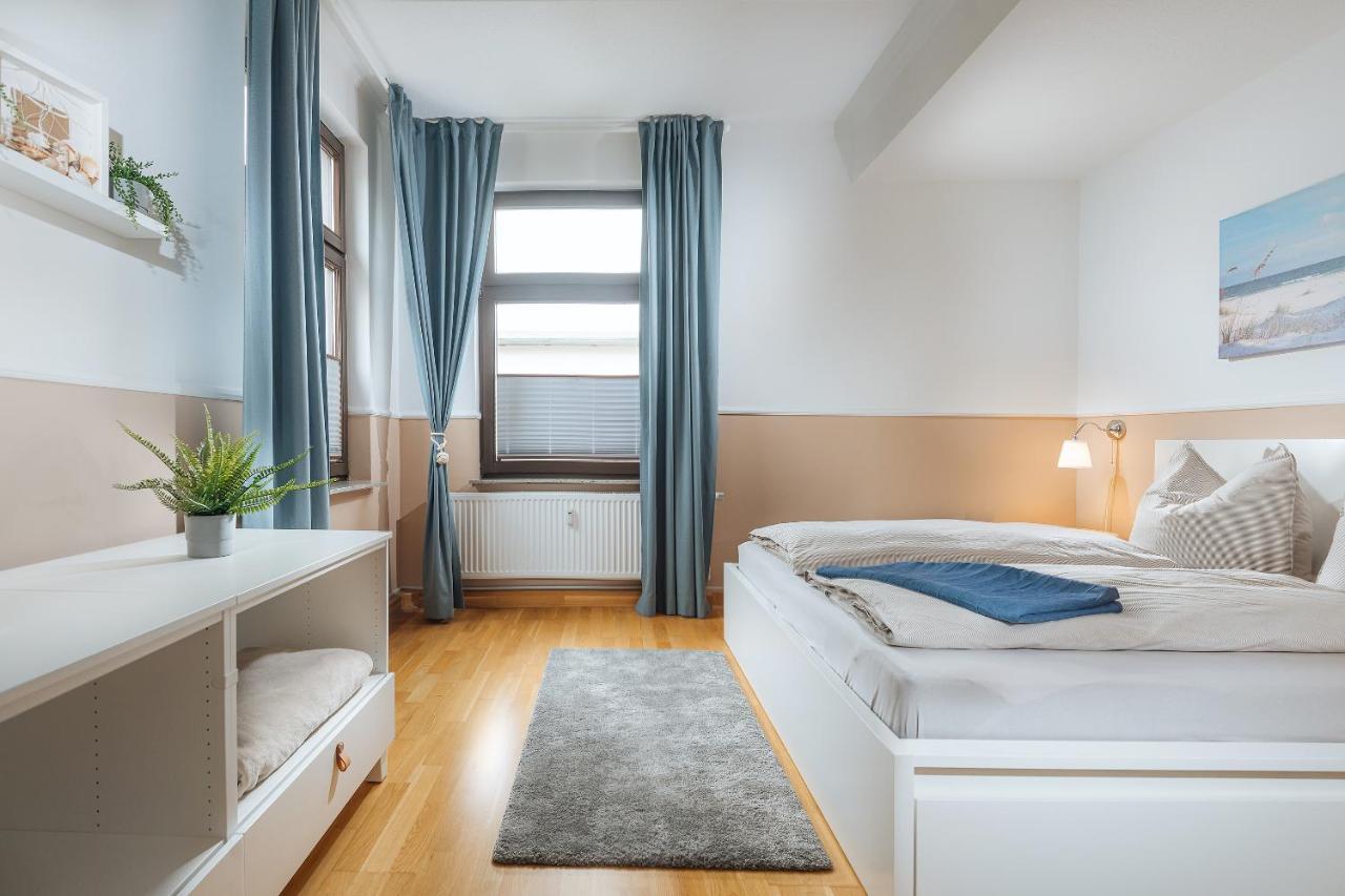 Grosse Koje Mit Terrasse Apartamento Rostock Exterior foto