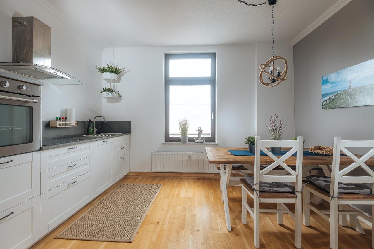 Grosse Koje Mit Terrasse Apartamento Rostock Exterior foto